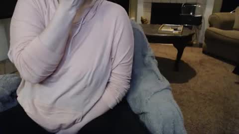 Snapshot of skyblu1 chatting on 05/15/26, 08:21 SKYLE online show from 05/15/26, 08:21