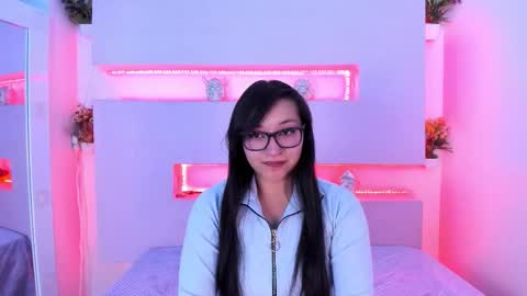 skye_bluee_ online show from 10/21/25, 03:29