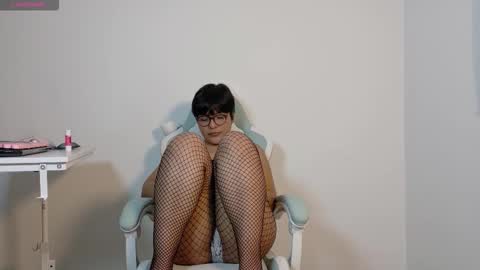 Snapshot of skye_nerdy chatting on 10/10/25, 05:28 SKYE. online show from 10/10/25, 05:28