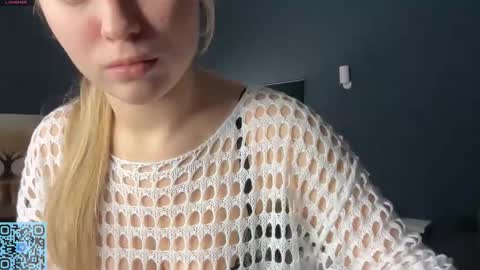 Snapshot of skyeveil chatting on 12/19/25, 05:58 Skye online show from 12/19/25, 05:58