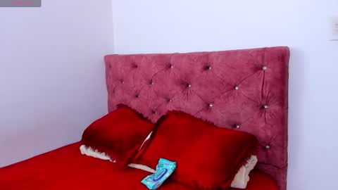 Snapshot of skyhotgirl chatting on 06/09/26, 05:35 Sky online show from 06/09/26, 05:35