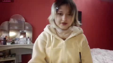 Snapshot of skylaporter1 chatting on 11/27/25, 10:17 your little angel Masha online show from 11/27/25, 10:17