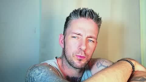Snapshot of skylarrgrey chatting on 06/10/26, 06:18 SkylarGrey online show from 06/10/26, 06:18