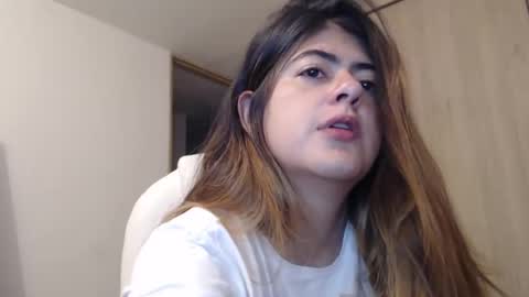 Snapshot of skyler1195 chatting on 01/06/25, 06:47 Skyler online show from 01/06/25, 06:47