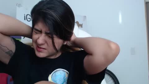 Snapshot of skyler1195 chatting on 01/06/25, 03:40 Skyler online show from 01/06/25, 03:40