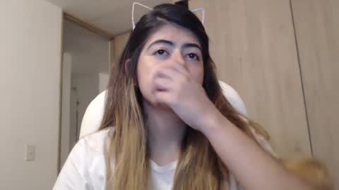 Snapshot of skyler1195 chatting on 01/13/25, 05:23 Skyler online show from 01/13/25, 05:23