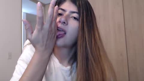 Snapshot of skyler1195 chatting on 01/15/25, 05:50 Skyler online show from 01/15/25, 05:50