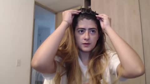 Snapshot of skyler1195 chatting on 01/16/25, 03:02 Skyler online show from 01/16/25, 03:02