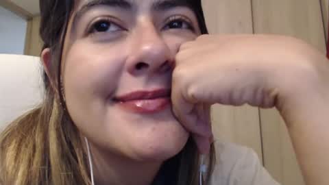 Snapshot of skyler1195 chatting on 02/01/25, 04:56 Skyler online show from 02/01/25, 04:56