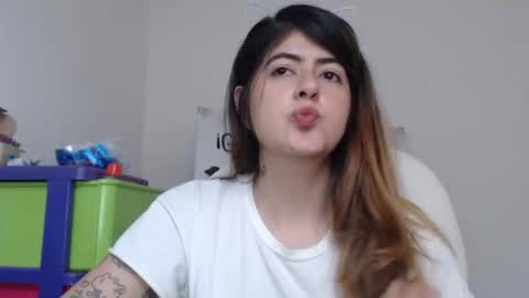 Snapshot of skyler1195 chatting on 02/16/25, 09:59 Skyler online show from 02/16/25, 09:59