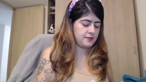 Snapshot of skyler1195 chatting on 03/01/25, 11:47 Skyler online show from 03/01/25, 11:47