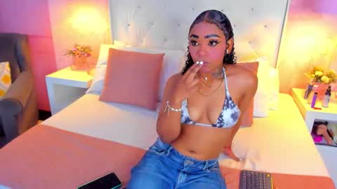 skylerbloom online show from 12/01/25, 02:38