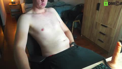 Snapshot of skylinebaby chatting on 10/12/25, 05:23 skylinebaby online show from 10/12/25, 05:23