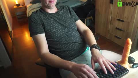 Snapshot of skylinebaby chatting on 10/15/25, 05:57 skylinebaby online show from 10/15/25, 05:57