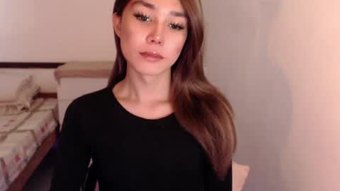 Snapshot of skyllerkent chatting on 07/18/26, 04:38 Sky online show from 07/18/26, 04:38