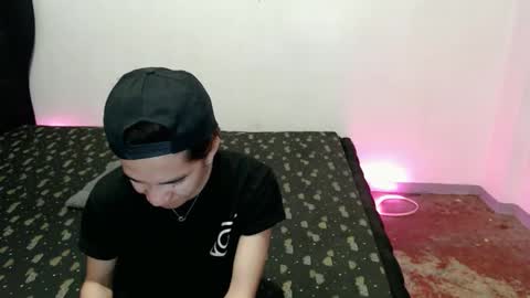 Snapshot of skyloquitexx chatting on 04/13/26, 11:16 skyler online show from 04/13/26, 11:16
