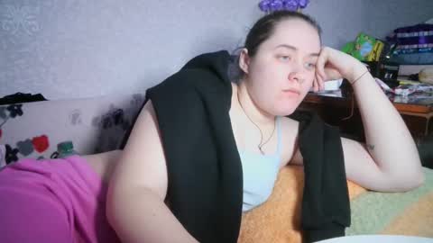 Snapshot of skyressie333 chatting on 02/21/25, 07:54 skyressie333 online show from 02/21/25, 07:54