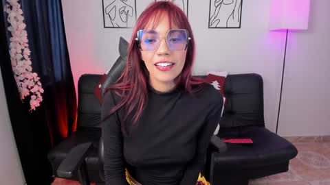 Snapshot of skyssoul chatting on 12/12/24, 08:43 cielo     online show from 12/12/24, 08:43