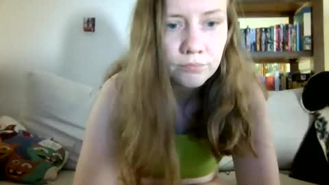 Snapshot of skywinters chatting on 05/26/26, 09:00 Sky Winters online show from 05/26/26, 09:00