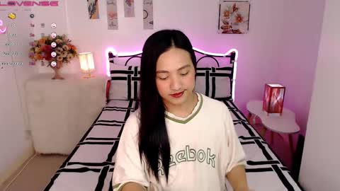 Snapshot of slave_amanda69 chatting on 02/13/25, 11:39 Queen Cyrine online show from 02/13/25, 11:39