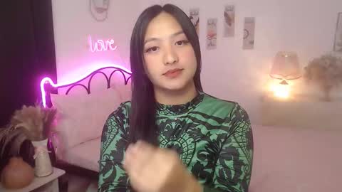 Snapshot of slave_amanda69 chatting on 10/14/25, 11:33 Queen Cyrine online show from 10/14/25, 11:33