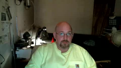 Snapshot of slavejim518 chatting on 03/03/26, 01:45 slavejim online show from 03/03/26, 01:45