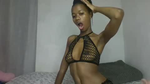 Snapshot of slaybby chatting on 09/23/25, 08:34 Slaybby online show from 09/23/25, 08:34