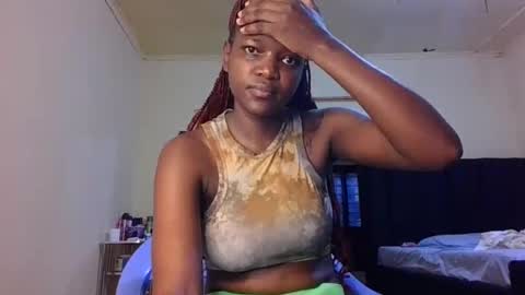 Snapshot of sleek_ass chatting on 09/22/25, 10:06 sleek_ass online show from 09/22/25, 10:06