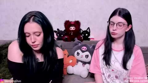 Snapshot of sleepingduo chatting on 05/11/26, 04:04 Hi We are Iva and Angela Nice to meet u 3 online show from 05/11/26, 04:04