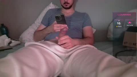 Snapshot of sleepless19 chatting on 04/13/26, 03:06 sleepless19 online show from 04/13/26, 03:06