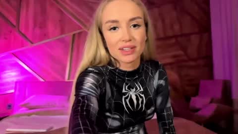 Slemgem Amy  friends online show from 12/15/24, 09:20