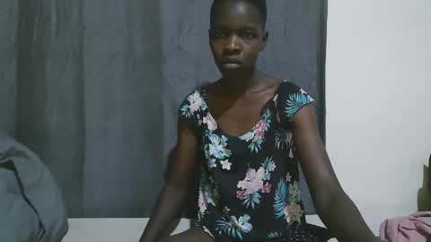 Snapshot of slender_queen chatting on 01/19/26, 07:45 slender_queen online show from 01/19/26, 07:45