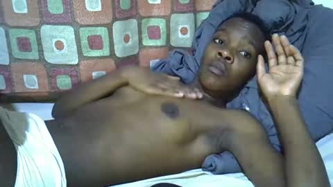 Snapshot of slender_queen chatting on 03/09/26, 05:44 slender_queen online show from 03/09/26, 05:44