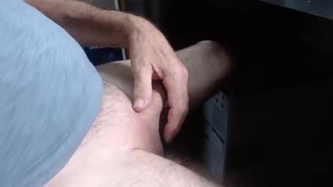 sliderguy699 online show from 10/13/25, 04:40