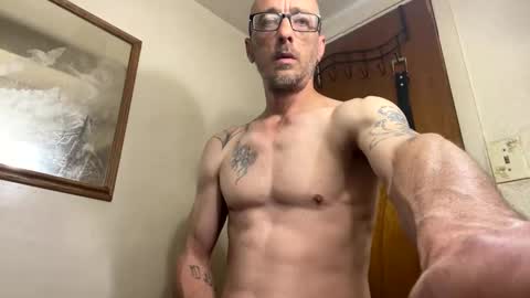 Snapshot of slim315488 chatting on 04/25/26, 05:43 slim315488 online show from 04/25/26, 05:43