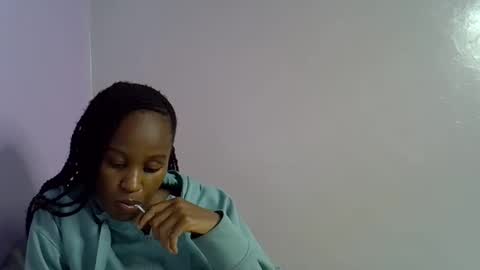 Alicia online show from 09/28/25, 01:27