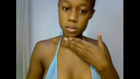 Snapshot of slim_candy12 chatting on 07/04/26, 07:03 Lily online show from 07/04/26, 07:03