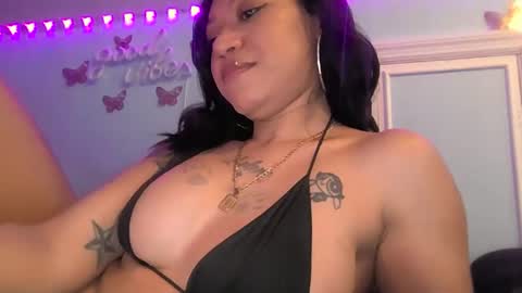 Snapshot of slim_citygurl chatting on 12/31/24, 05:55 Slim citygurl online show from 12/31/24, 05:55