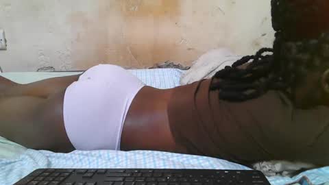 Snapshot of slim_girl3 chatting on 06/26/26, 06:23 slim_girl3 online show from 06/26/26, 06:23