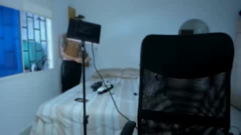 slim_master12 online show from 09/24/25, 01:47