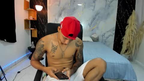 Snapshot of slim_master12 chatting on 04/27/26, 11:25 slim_master12 online show from 04/27/26, 11:25