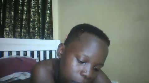 slim_petite_ebony online show from 12/15/24, 09:31