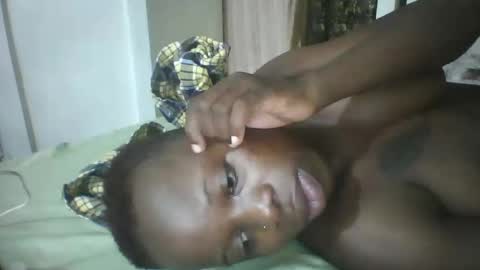 slim_petite_ebony online show from 12/19/24, 12:34