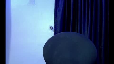 Snapshot of slim_petitqueen chatting on 11/06/25, 11:15 Alice online show from 11/06/25, 11:15