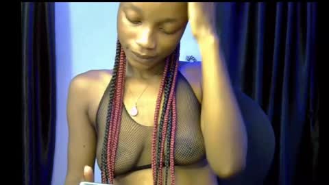 Snapshot of slim_petitqueen chatting on 11/16/25, 06:46 Alice online show from 11/16/25, 06:46