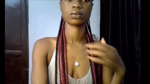 Snapshot of slim_petitqueen chatting on 11/27/25, 08:49 Alice online show from 11/27/25, 08:49