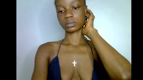 Snapshot of slim_petitqueen chatting on 01/06/26, 07:23 Alice online show from 01/06/26, 07:23