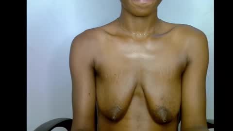 Snapshot of slim_petitqueen chatting on 01/08/26, 09:39 Alice online show from 01/08/26, 09:39