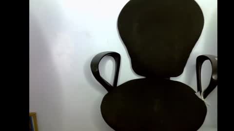 Snapshot of slim_petitqueen chatting on 01/16/26, 02:10 Alice online show from 01/16/26, 02:10