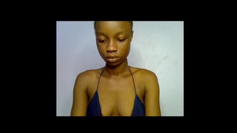 Snapshot of slim_petitqueen chatting on 04/13/26, 07:03 Alice online show from 04/13/26, 07:03